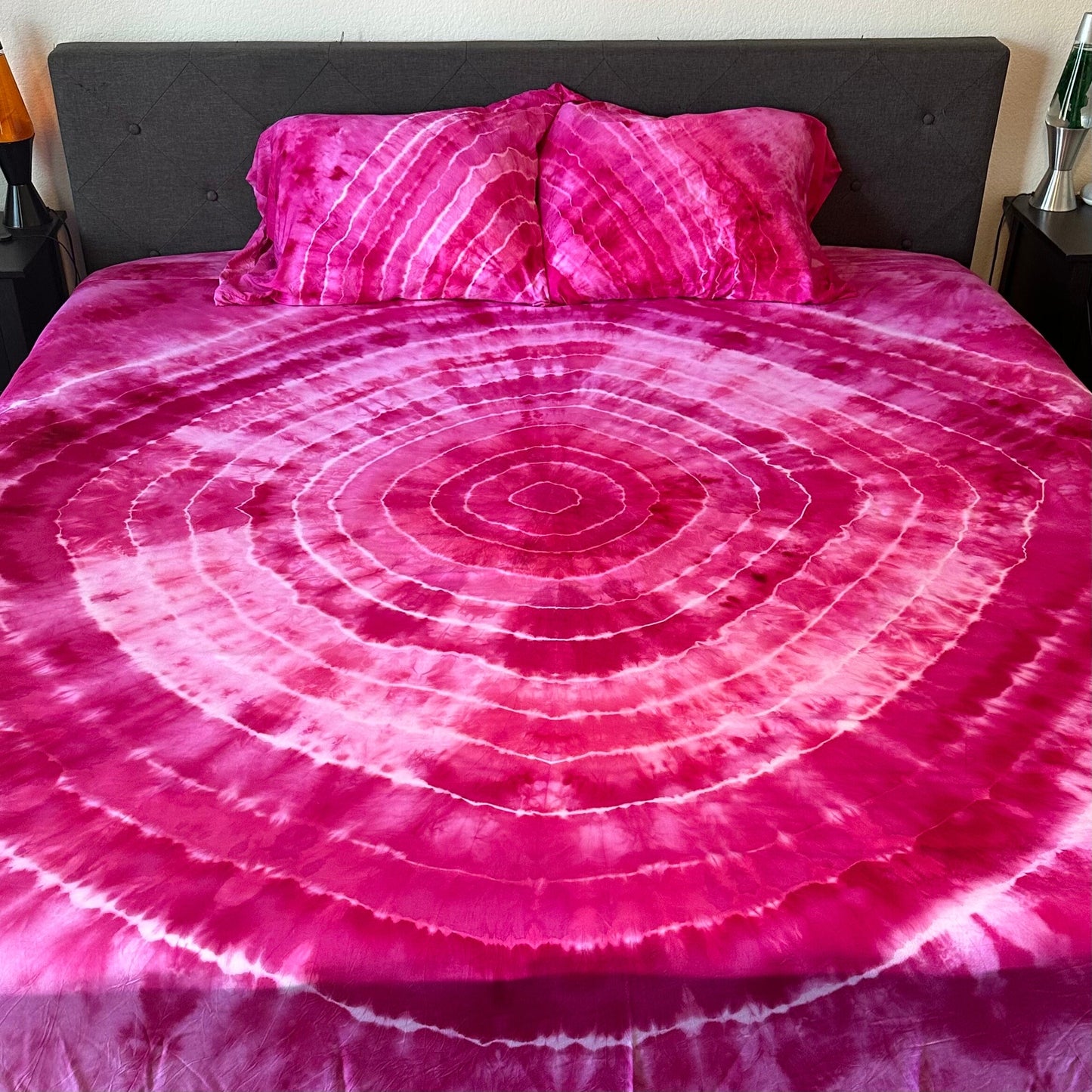 Luxe Bamboo Sheet Set Hand Dyed by HMYC | 4 Piece Queen Size | Pink Circles