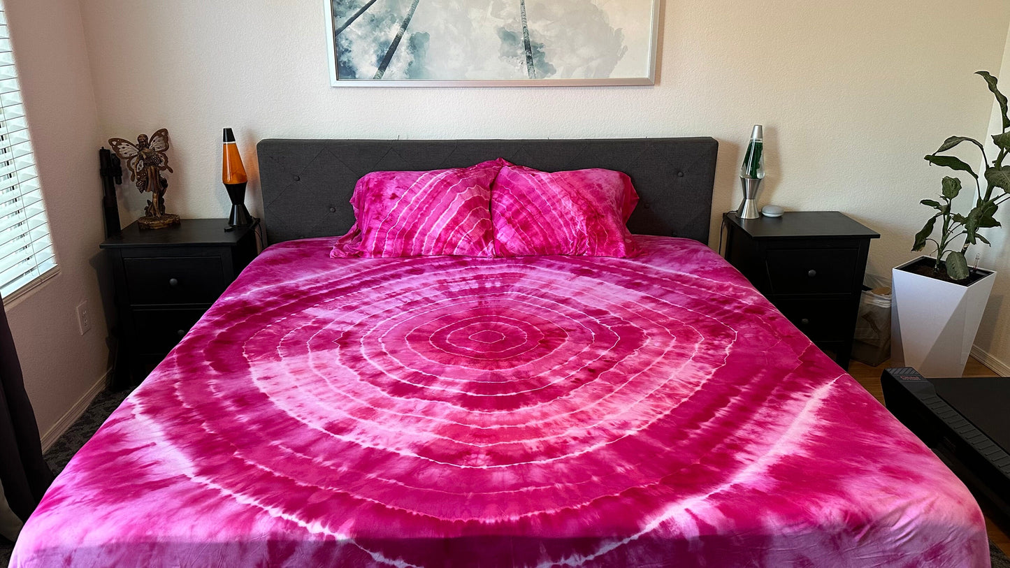 Luxe Bamboo Sheet Set Hand Dyed by HMYC | 4 Piece Queen Size | Pink Circles