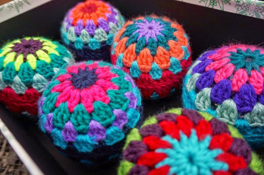 Crochet Pattern - Retro Christmas Ball Ornament | Digital Download | by HMYC