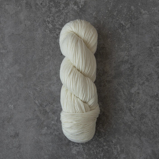 SNOWDRIFT SELECT | 100% Fine Superwash Merino Wool 21.5 mic | DK Yarn Base
